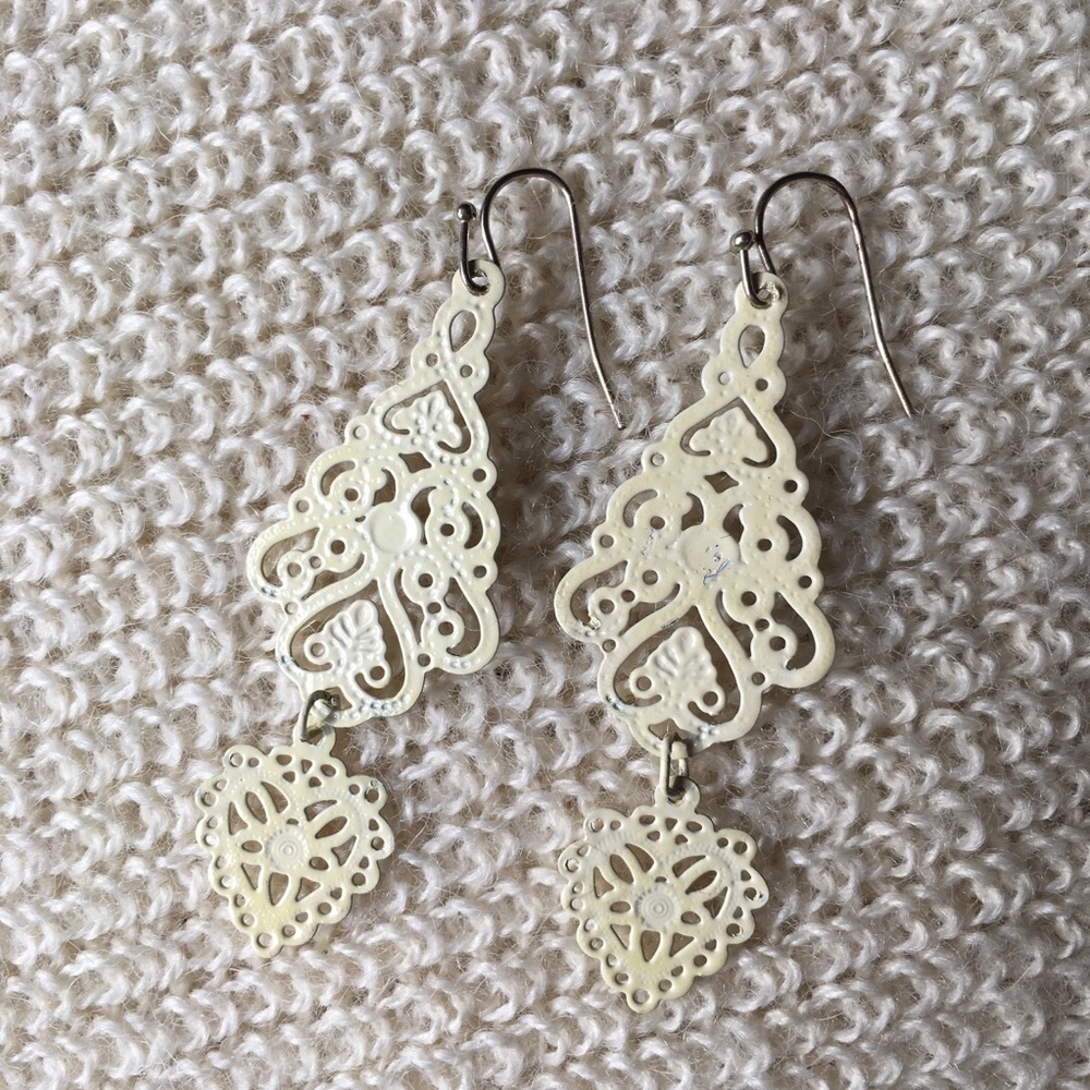 Off white lace look earrings
